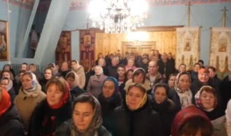 Перше богослужіння на українській мові: Залізницька громада колядує