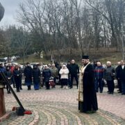 Панахида біля пам’ятника героїв Афганістану: Урочиста пам’ятна подія в Кам’янець-Подільській єпархії УПЦ (ПЦУ)