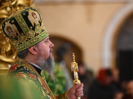 Справжня молитва: уникайте фарисейських помилок та звертайтеся до милосердя Божого