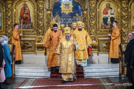 Митрополит Епіфаній очолив Божественну літургію у Свято-Михайлівському Золотоверхому соборі