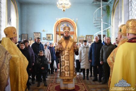 Архієпископ Агапіт відвідав парафію в Тростянці та звершив літургію в неділю про Страшний суд