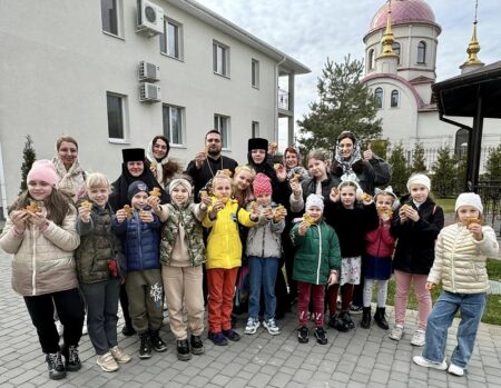Недільна Школа «ILIOS» у жіночому монастирі: виткана зі стрічок духовності та милосердя