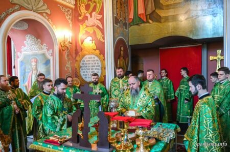 Урочиста літургія у Києво-Печерській лаврі з нагоди Входу Господнього в Єрусалим
