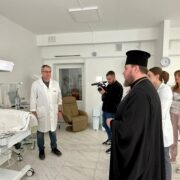 Освячення відділення новонароджених у Дніпрі: підтримка та благословення від Митрополита Симеона