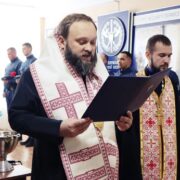 Україна вшановує своїх Героїв: урочисте відкриття Дошки пам’яті для загиблих захисників