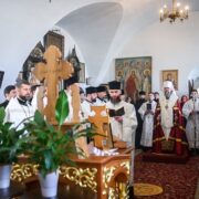 Упокоєння душі та пам'ять професора: Митрополит Епіфаній відправив панахиду за Святославом Чокалюком