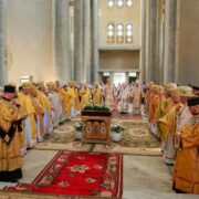 День пам'яті рівноапостольних святих Костянтина і Олени: подія об'єднала духовних лідерів і вірян у молитві за мир і захисників України