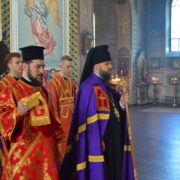 Архієпископ Агапіт звершив Божественну літургію у Свято-Покровському соборі Києва на Свято жінок-мироносиць