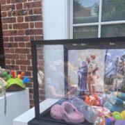 Волинська єпархія ПЦУ взяла участь у відкритті виставки ковельського вітражиста Віктора Бурчака