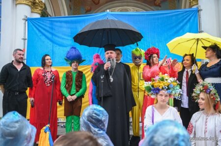 Свято для дітей військових на День Святої Трійці: митрополит Епіфаній серед учасників