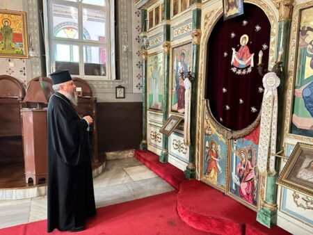 Візит до святинь Стамбула: Митрополит Епіфаній молиться за перемогу і мир в Україні