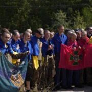 115 українських захисників повернулися додому з російського полону у День Незалежності
