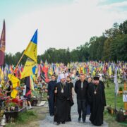 Митрополит Епіфаній вшанував пам'ять загиблих воїнів на Личаківському цвинтарі у Львові