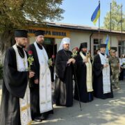 Відкриття пам'ятника Героям України в Тарасівці: освячення та шана полеглим захисникам