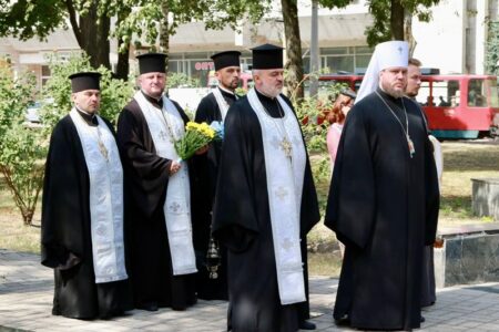 У Дніпрі вшанували загиблих правоохоронців у День пам’яті захисників України