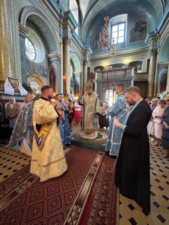 У Володимирі молилися за Україну на святі Різдва Пресвятої Богородиці: особливі молитви та Божественна літургія