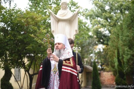 Освячення скульптури Покрова Божої Матері: символ духовного захисту України