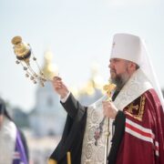 Молитва за Перемогу: у Лаврі звершено молебень за Україну разом із бійцями Нацгвардії