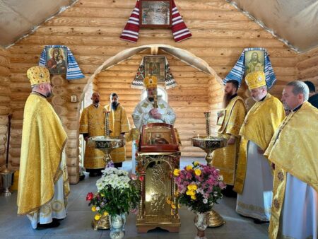 Митрополит Симеон освятив новий храм у Петриківці та виголосив молитву за Україну