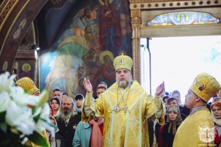 Божественна літургія у Вінниці: молитва за перемогу України у Спасо-Преображенському соборі