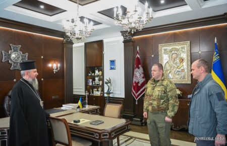 Зустріч Митрополита Епіфанія з командиром Окремої президентської бригади: молитва за мир і нагорода за відданість