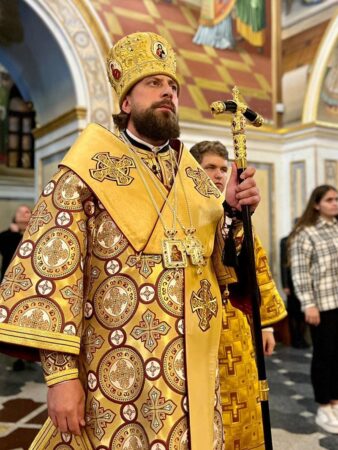 Всенічне бдіння у Києво-Печерській Лаврі: молитва за мир і духовну єдність