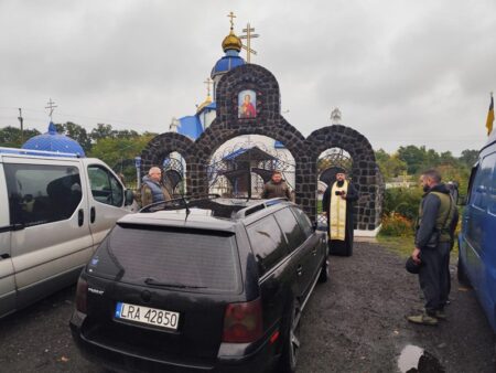Отець Володимир Ковальчук вирушив до захисників з благословенням та допомогою
