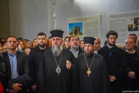 Оновлення духовної спадщини: у Києво-Печерській лаврі презентували відреставрований іконостас  XVII століття