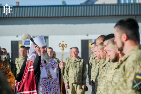 Митрополит Епіфаній освятив ікони для українських капеланів на Рівненщині