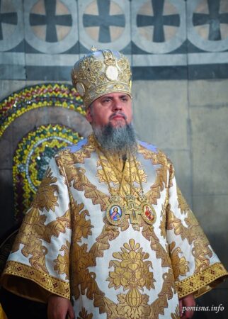 Молитва за Україну: митрополит Епіфаній очолив літургію у Свято-Михайлівському соборі