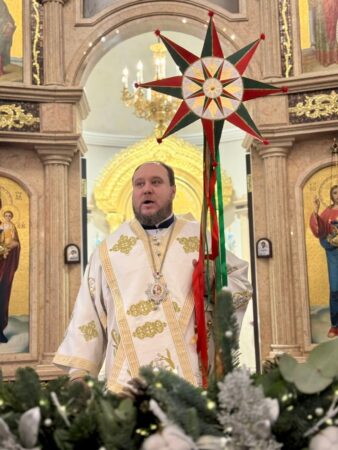 Молитви за Україну та радість колядок у храмі Дніпра