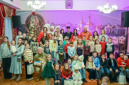 «Творімо маленькі чудеса»: Митрополит Епіфаній на дитячому святі у Києві