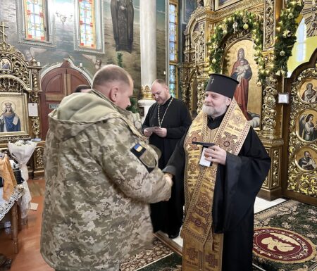 У Черкасах відзначили військових за жертовний захист України