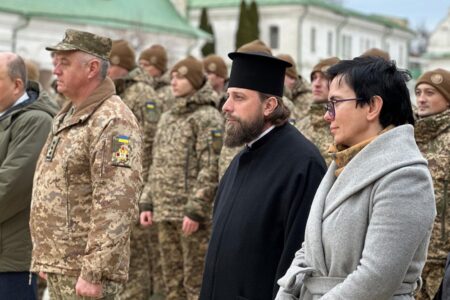 Світло Різдва для родин героїв: подарунки і ялинки отримали діти полеглих захисників України
