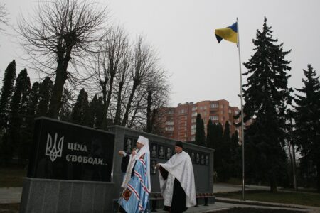 Освячення пам’ятної стели Героям у Тернополі: шана полеглим воїнам