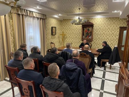 Хмельницька єпархія ПЦУ підбила підсумки 2024 року на зборах благочинних