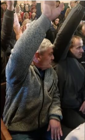 Історичне рішення: громади Підзахаричів і Дубівців обрали ПЦУ
