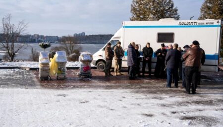 Від Ватикану до передової: як реанімобіль рятуватиме життя