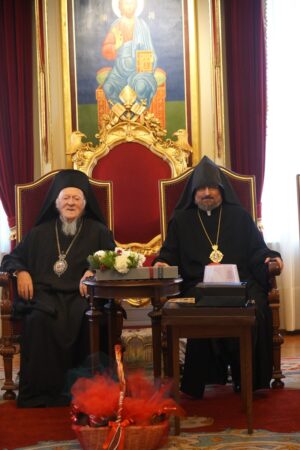 Вселенський Патріарх Варфоломій привітав Патріарха вірмен у Туреччині