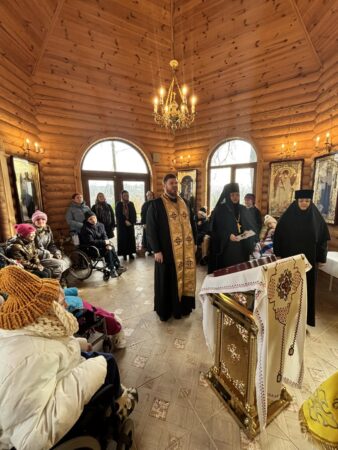Святковий візит до дитячого будинку: тепло і радість від сестер монастиря