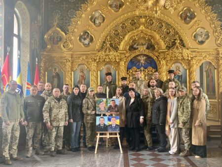 Владика Авраамій очолив панахиду за загиблих воїнів у Лаврі