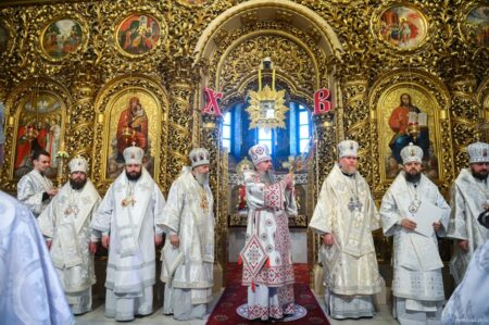 Предстоятель ПЦУ звершив літургію у Світлий понеділок у Михайлівському Золотоверхому соборі