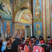 Покаянні піснеспіви та Плащаниця: як у Лаврі готуються до Великодня