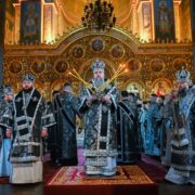 Духовна зосередженість Страсного тижня: Митрополит Епіфаній звершив Літургію у Києві