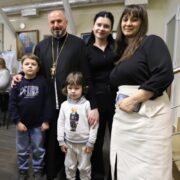 Духовна єдність у дії: у Львові діти створили «Вербну галузку» на підтримку ЗСУ