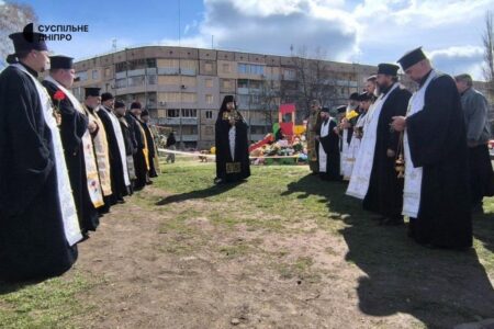Молитва серед руїн: у Кривому Розі відслужили панахиду за загиблими