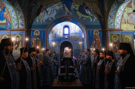 Покаянне богослужіння: у Свято-Михайлівському соборі молилися за очищення душі