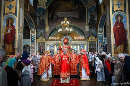 Предстоятель ПЦУ молитовно вшанував жінок-мироносиць у Києві