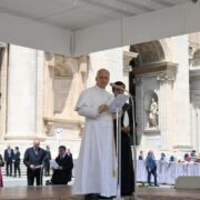 «Молімося за мир у світі» — Папа Лев XIV звернувся до вірних з Ватикану