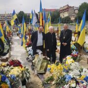 Пам’ять у молитві: на Закарпатті вшанували загиблих воїнів